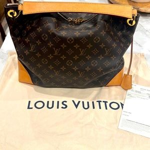 Louis Vuitton Berri MM 100% Authentic, RARE!
